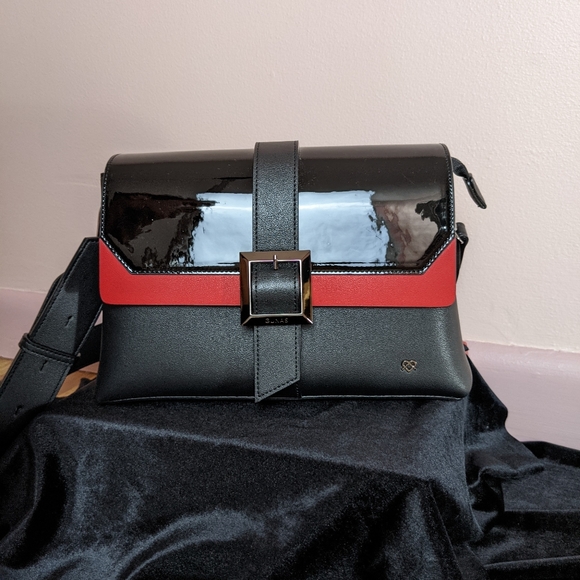 Gunas New York Emily Vegan Leather Crossbody/Clutch Handbag (like new) - Picture 11 of 11